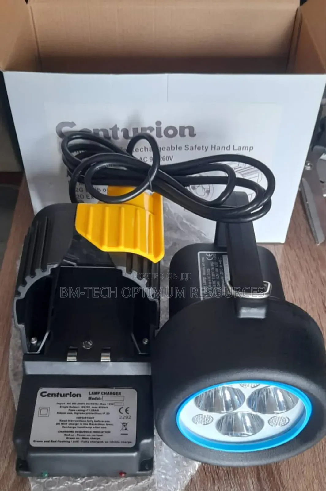 Centurion At-1380 Intrinsically Rechargeable Hand Lamp With Charger