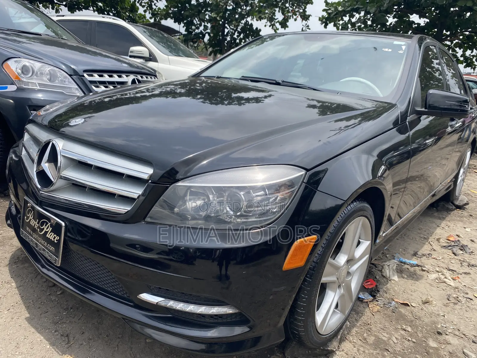 Mercedes-Benz C300 2011 Black