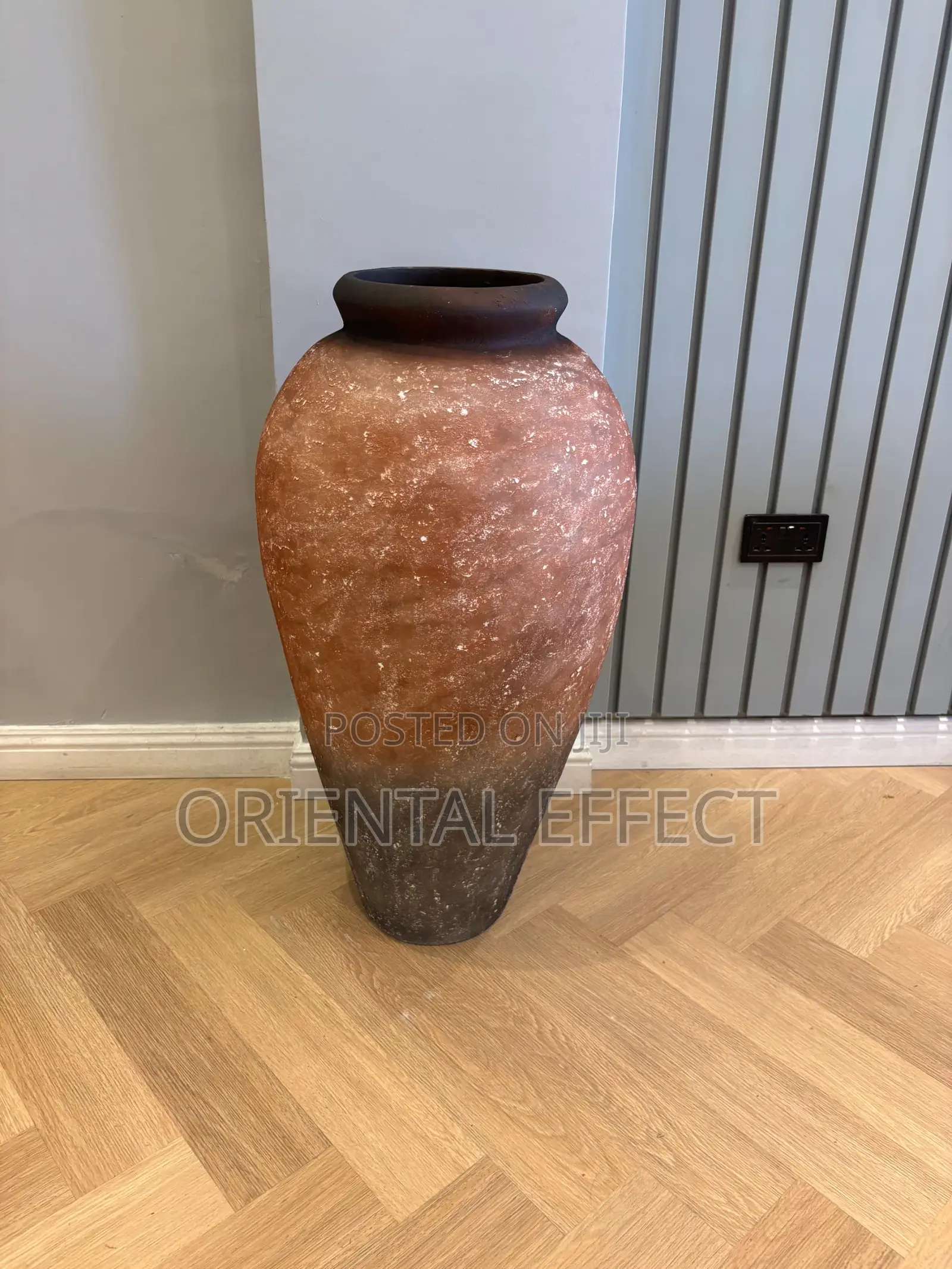 Big Antique Nyx Planter – Luxury Sunset Finish Flower Pot