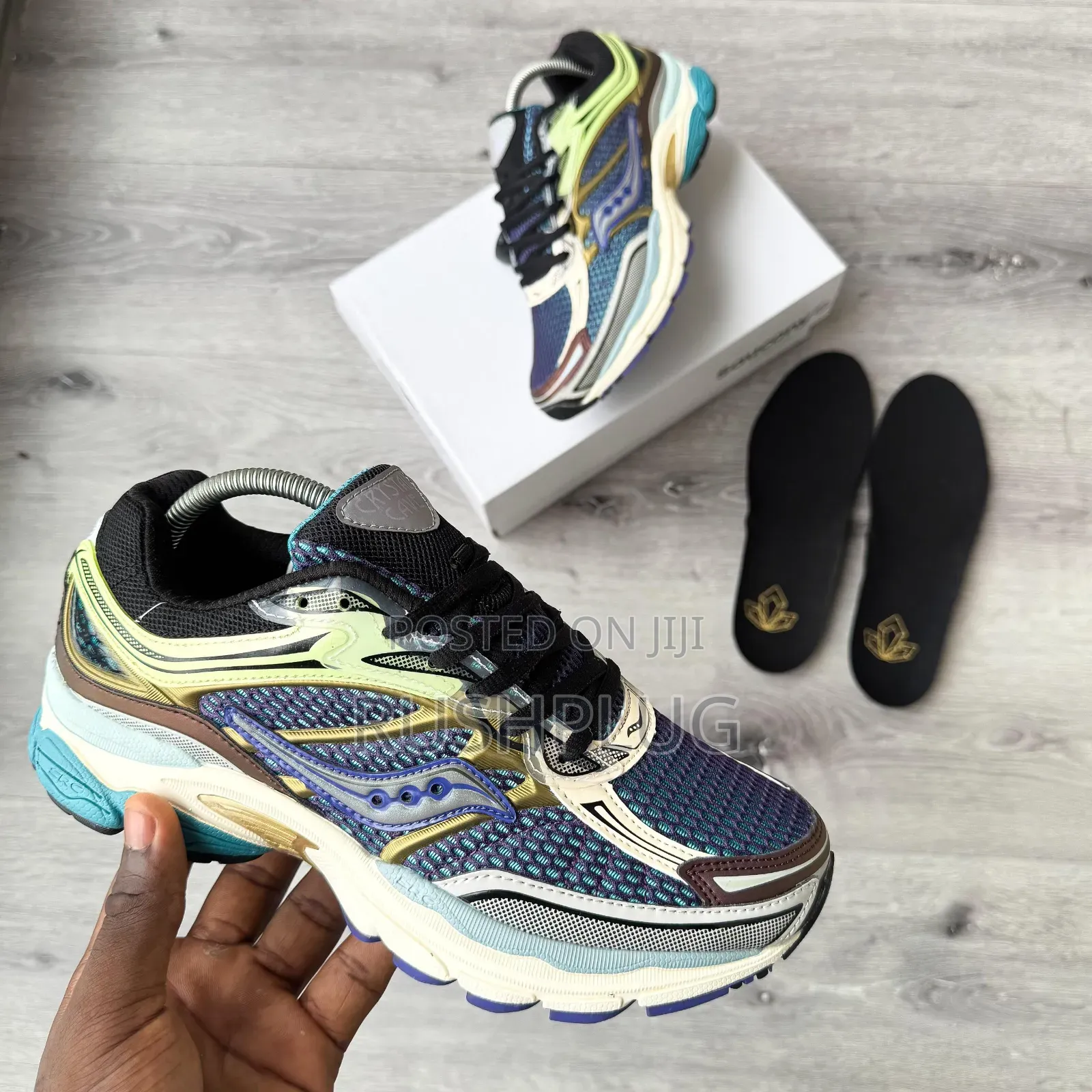 Saucony Progrid Omni 9 “Crystal Cave”