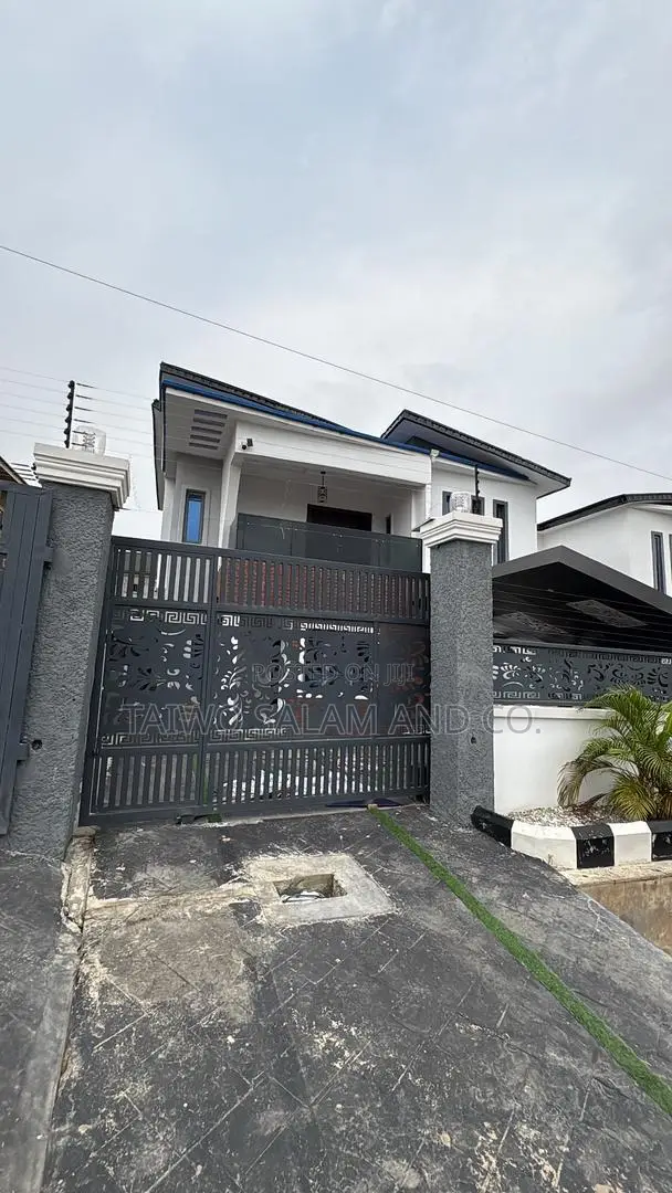 4bdrm Duplex in Oluyole Estate for sale
