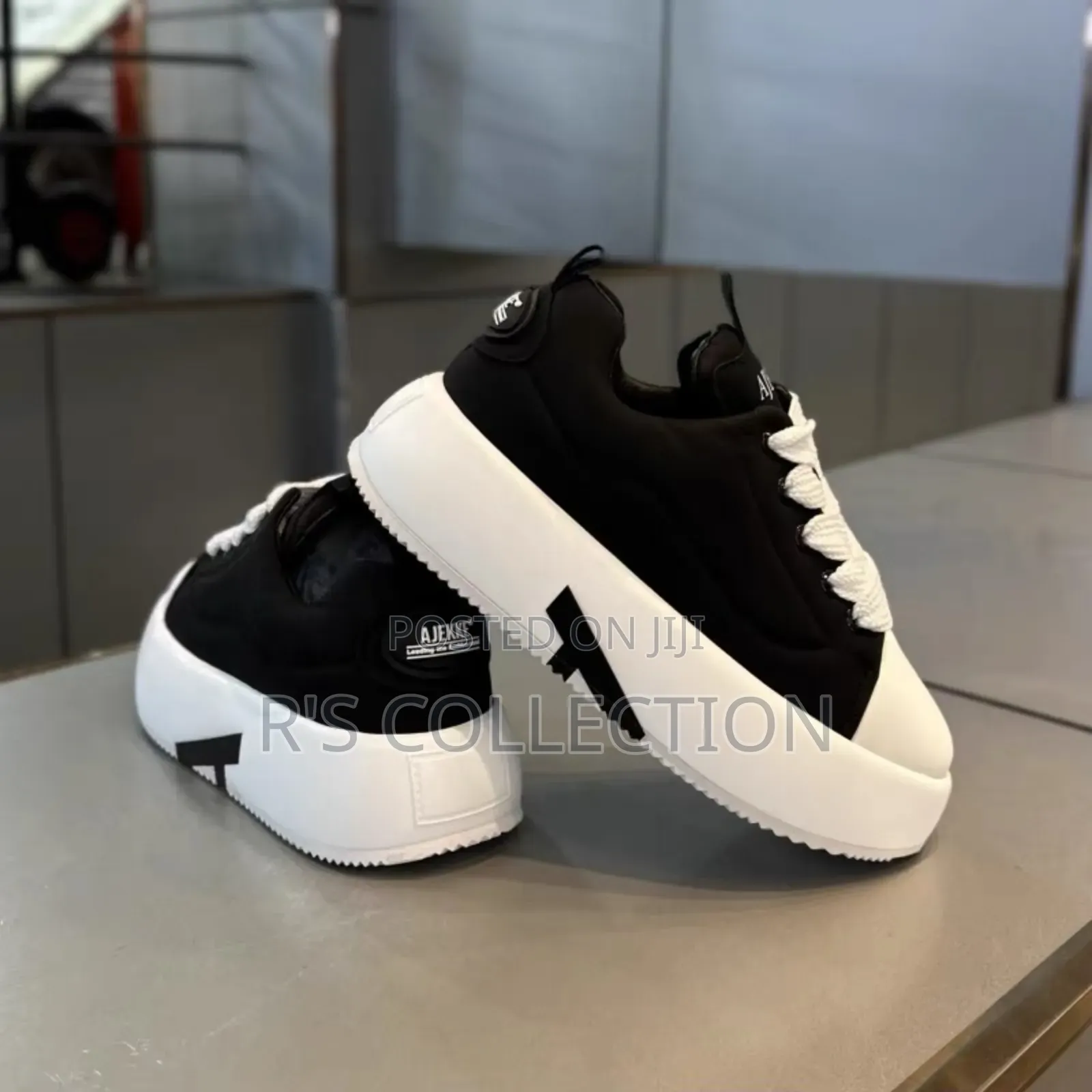 Good Quality Unisex Classic Sneakers