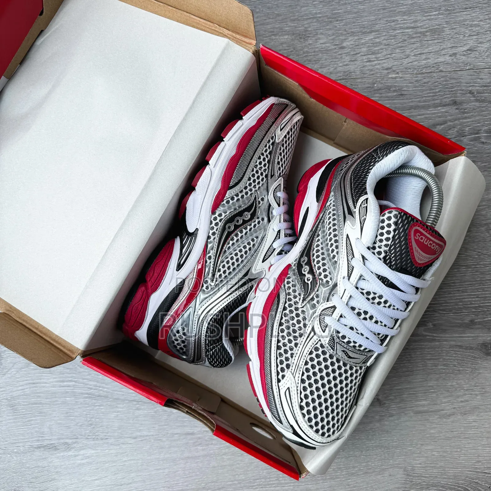 Saucony Progrid Omni 9 “Silver Red”