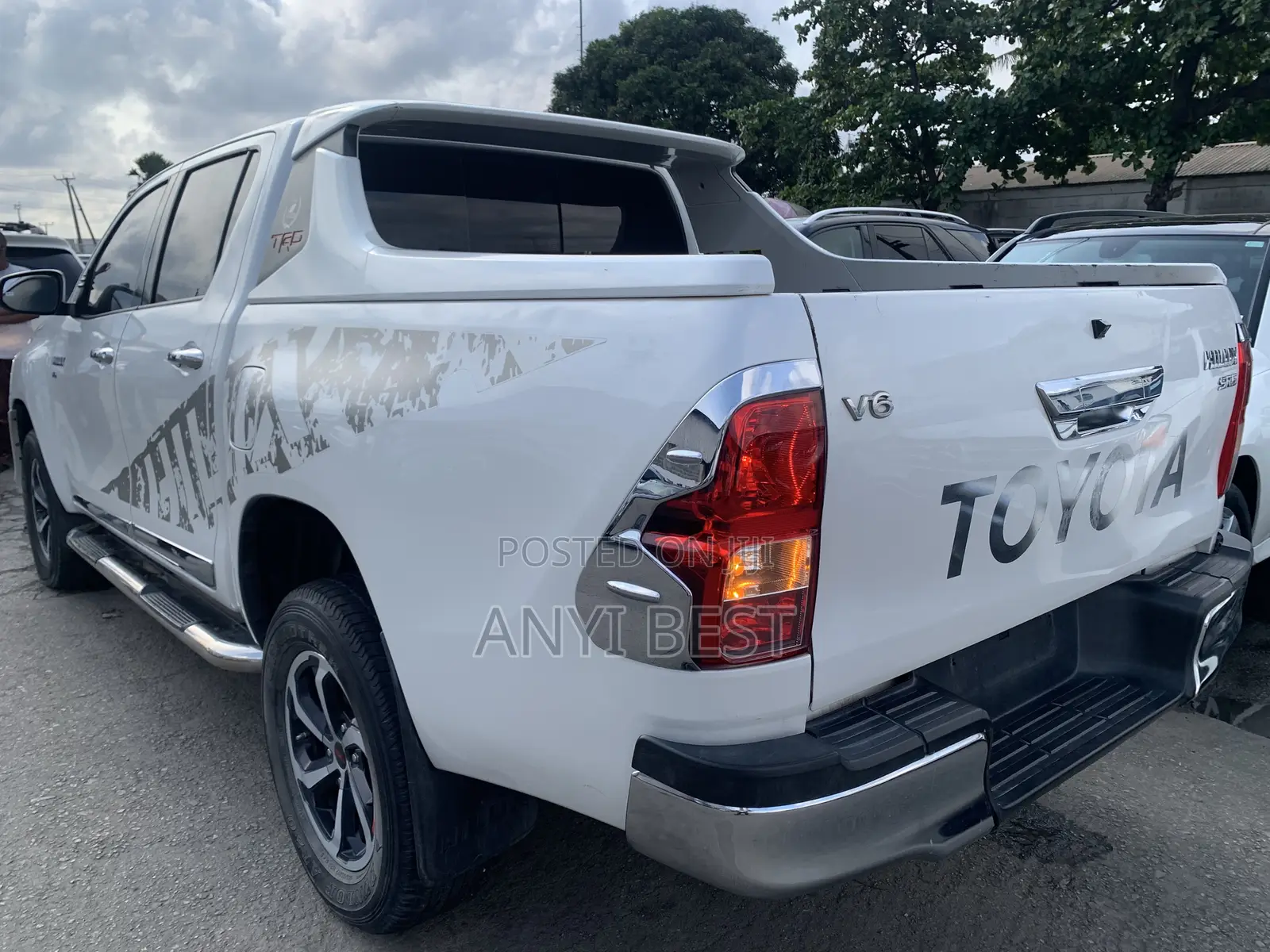 Toyota Hilux 2018 White