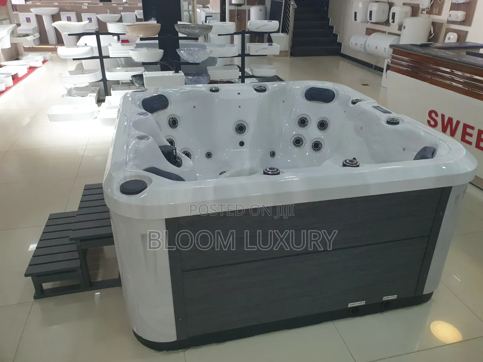 Spa Outdoor Massage Jacuzzi Bathtub