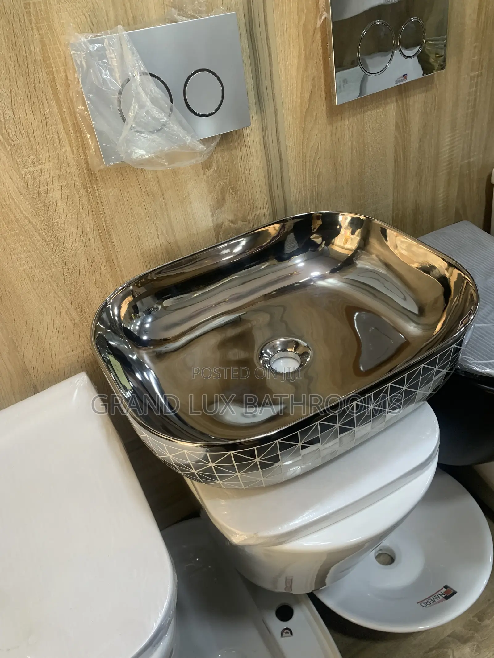 Luxury Countertop Wash Basin– Chrome Finish With Geometric Edge Design