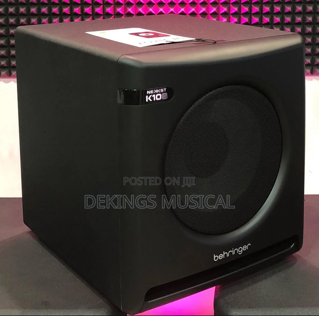 Behringer Nekkst K10s 300w 10′′ Studio Subwoofer