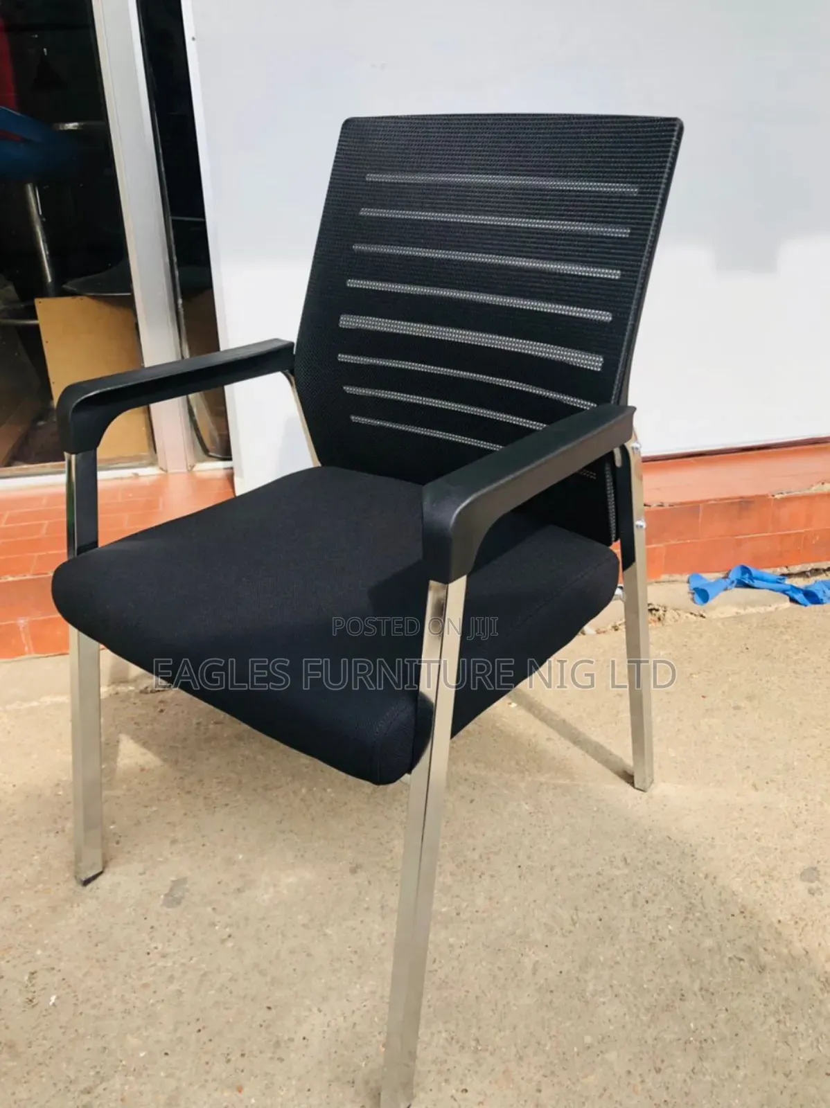 Quality and Unique Visitor's Office Chair