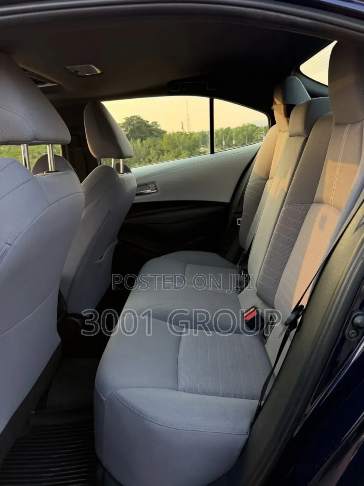 Toyota Corolla SE (1.8L 4cyl 2A) 2019 Blue