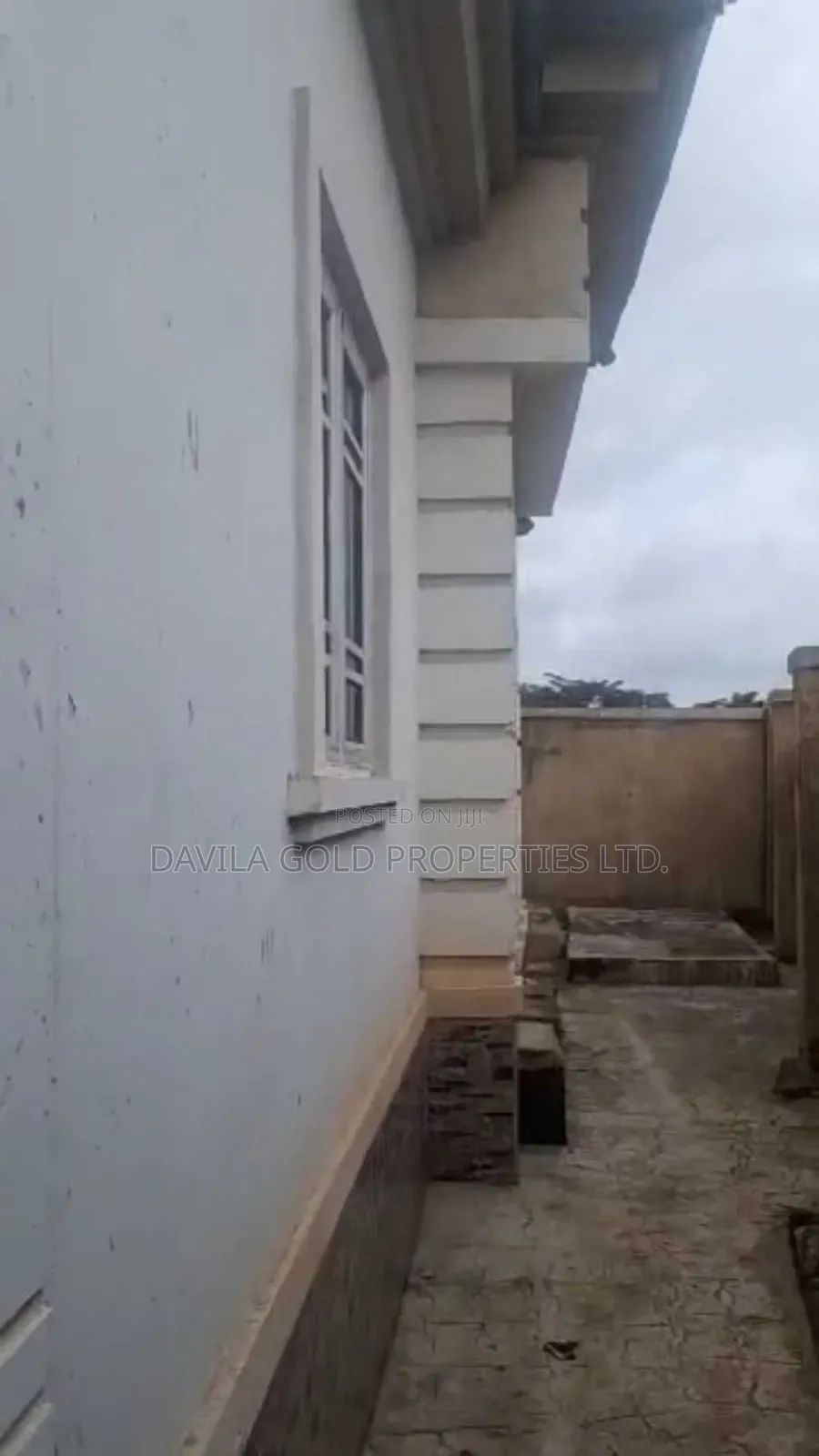 6bdrm Block of Flats in Benin City for sale