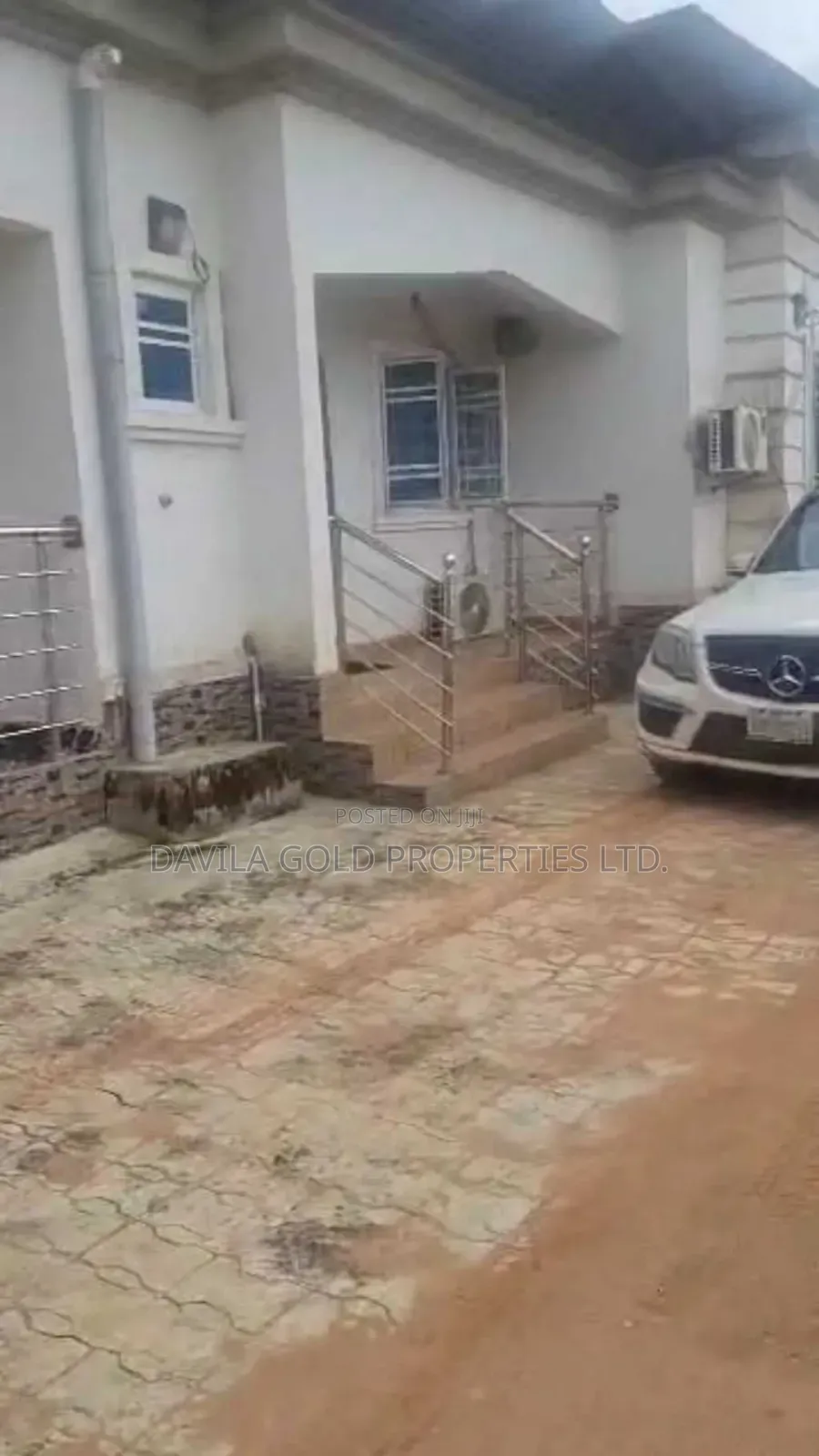 6bdrm Block of Flats in Benin City for sale