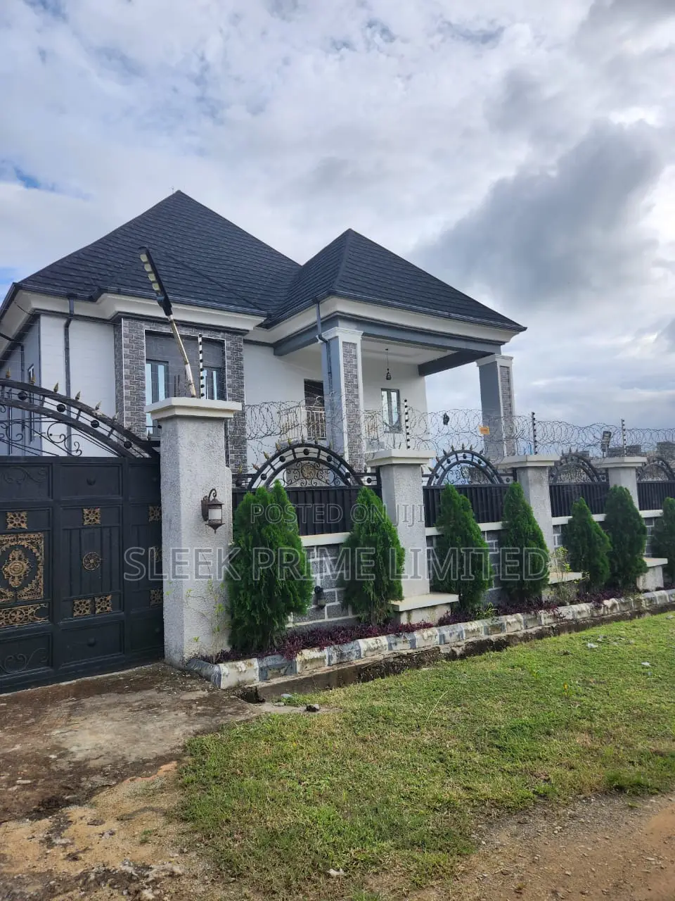 Furnished 5bdrm Duplex in Seaman Metropolitan , FHA for sale