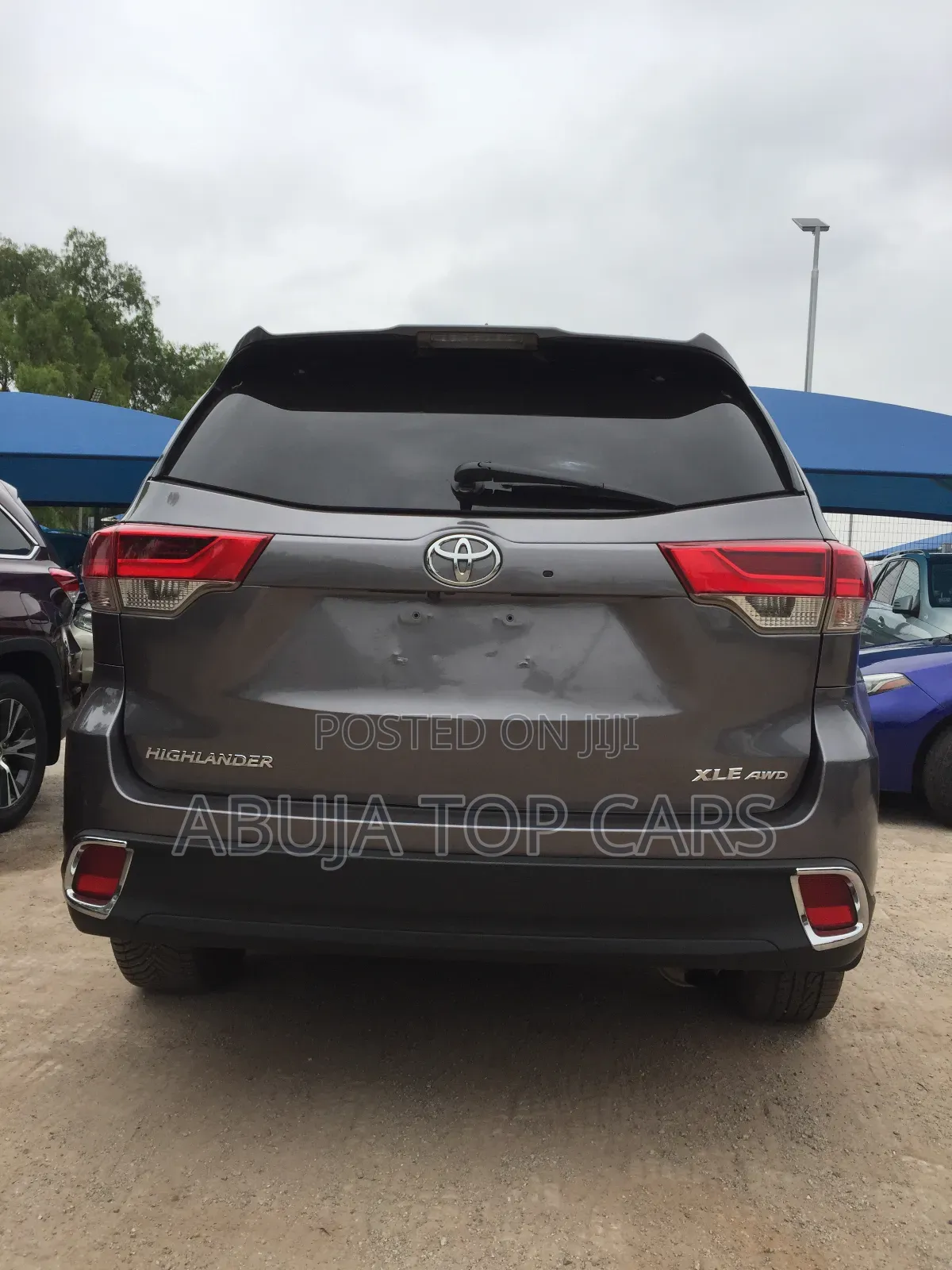 Toyota Highlander XLE 4x2 V6 (3.5L 6cyl 8A) 2017 Gray