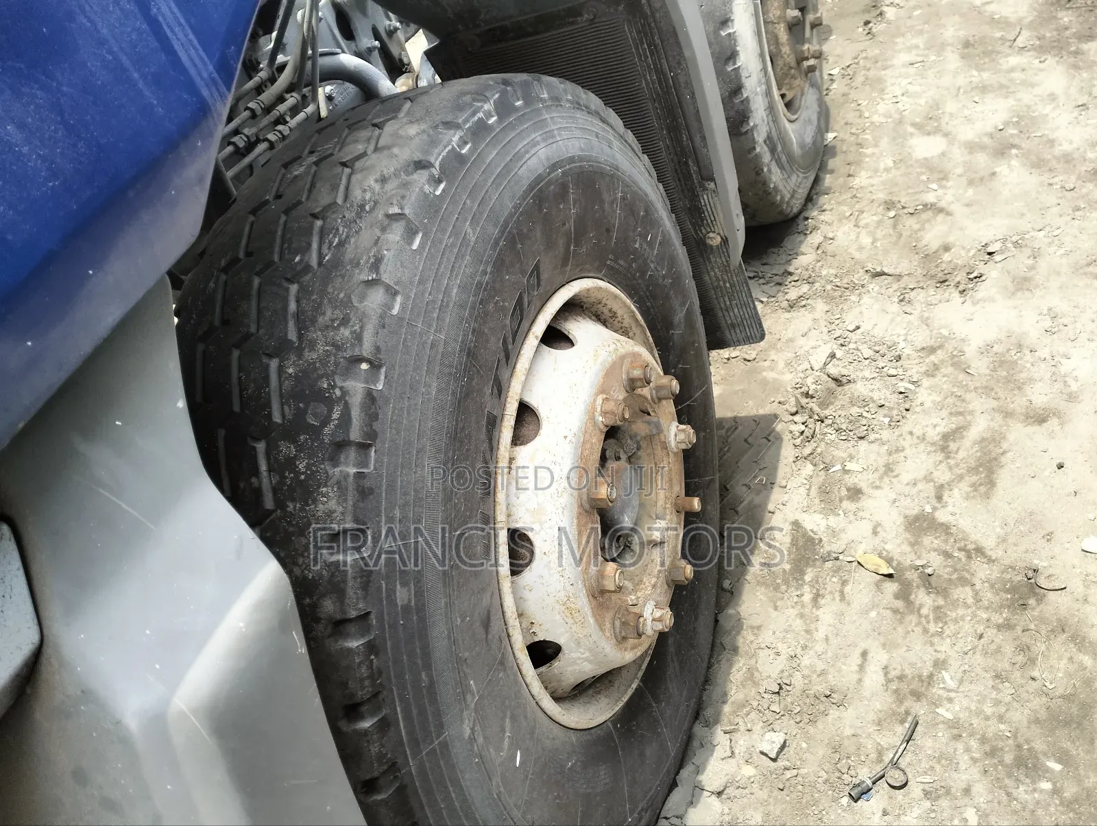 Mercedes 12 Tires
