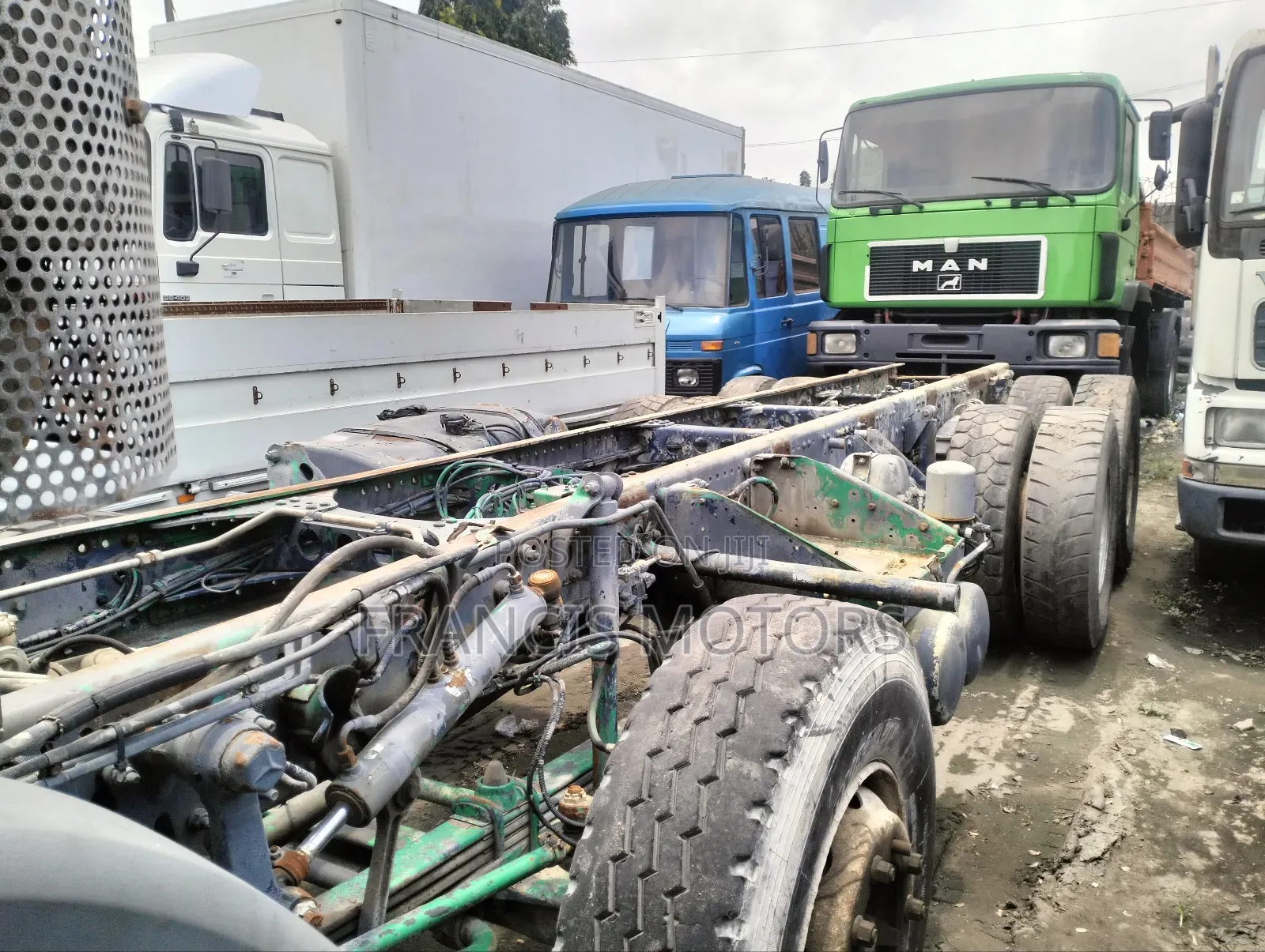Mercedes 12 Tires
