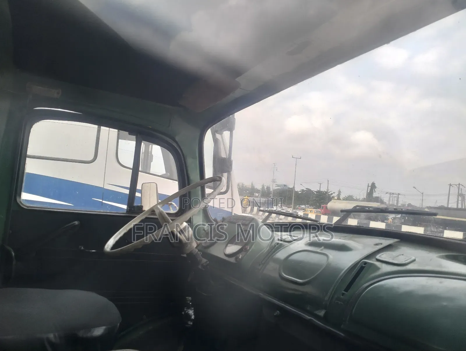 Mercedes Benz 911 Tipper Truck