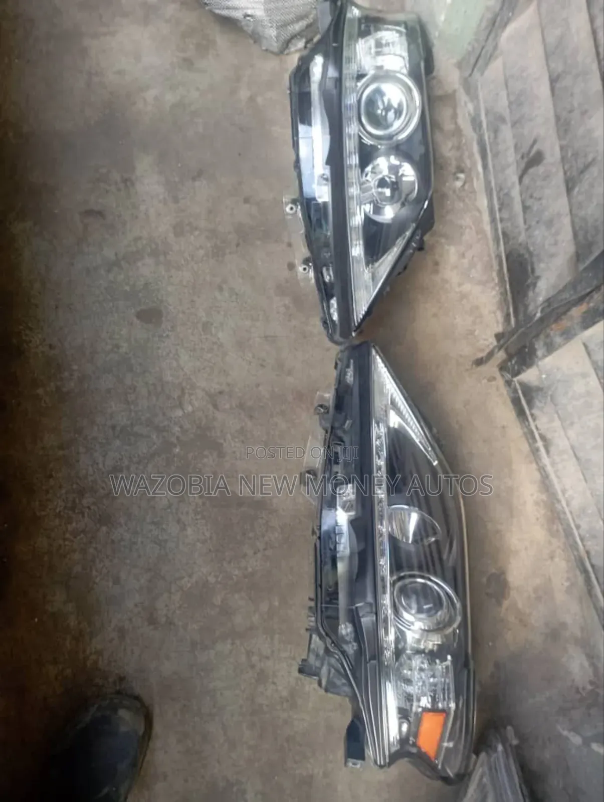 Lexus Rx 350 Full Light Direct Tokunbo Comes With Turning. 2015 Model