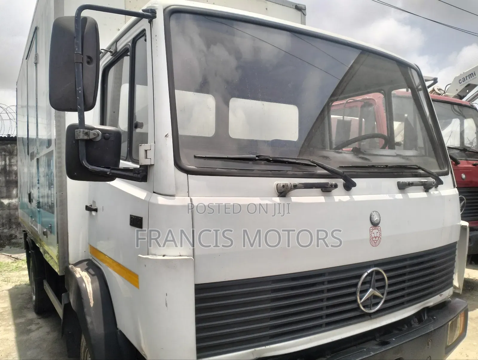 814 Container Body Truck