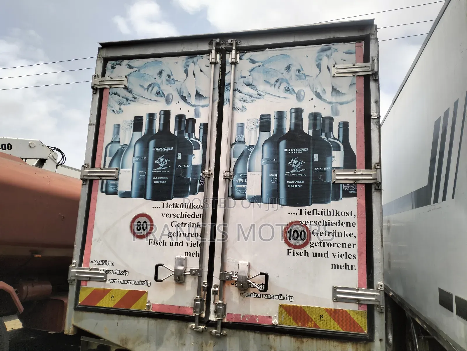 814 Container Body Truck