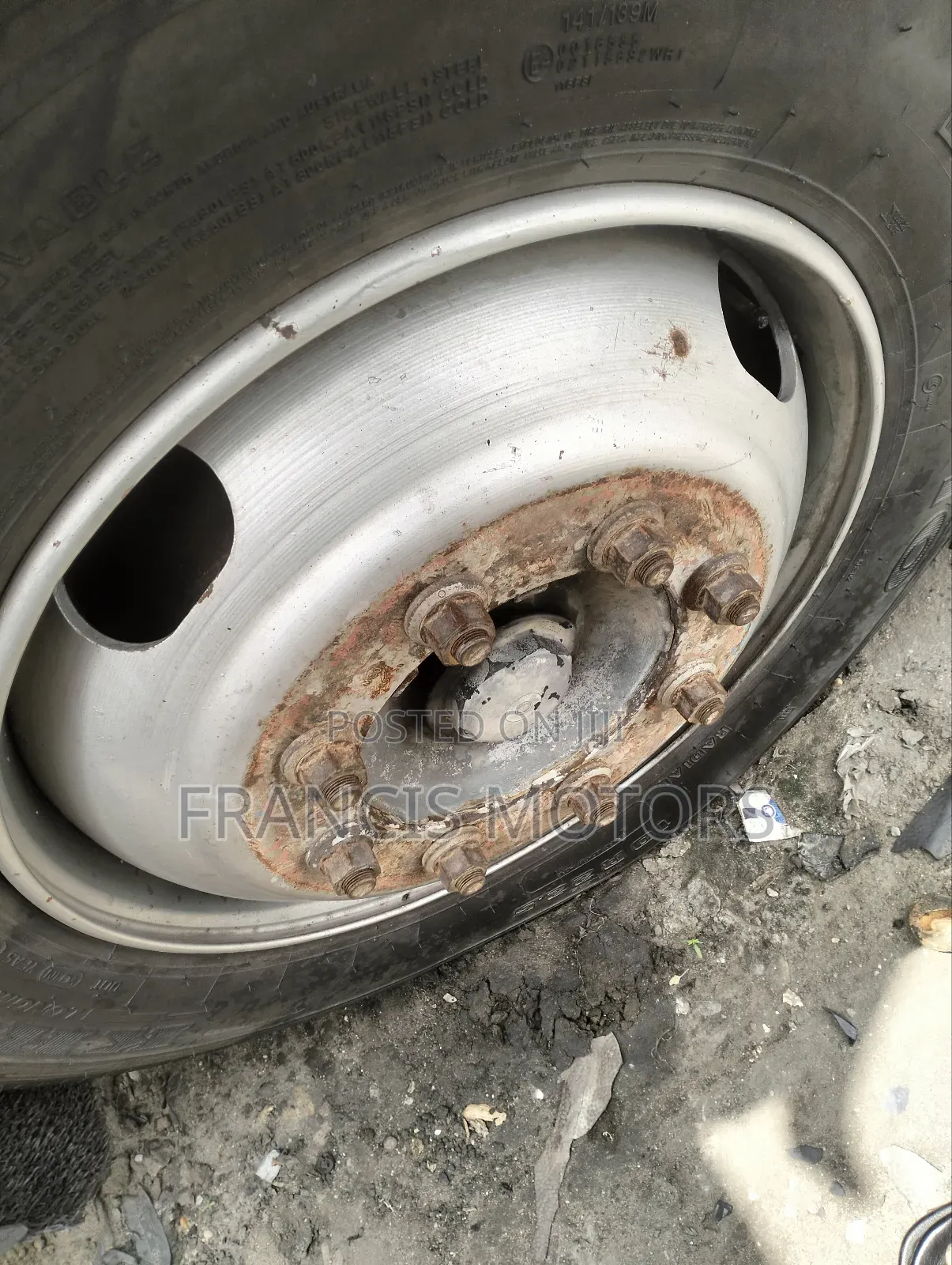 Volvo 8 Bolts