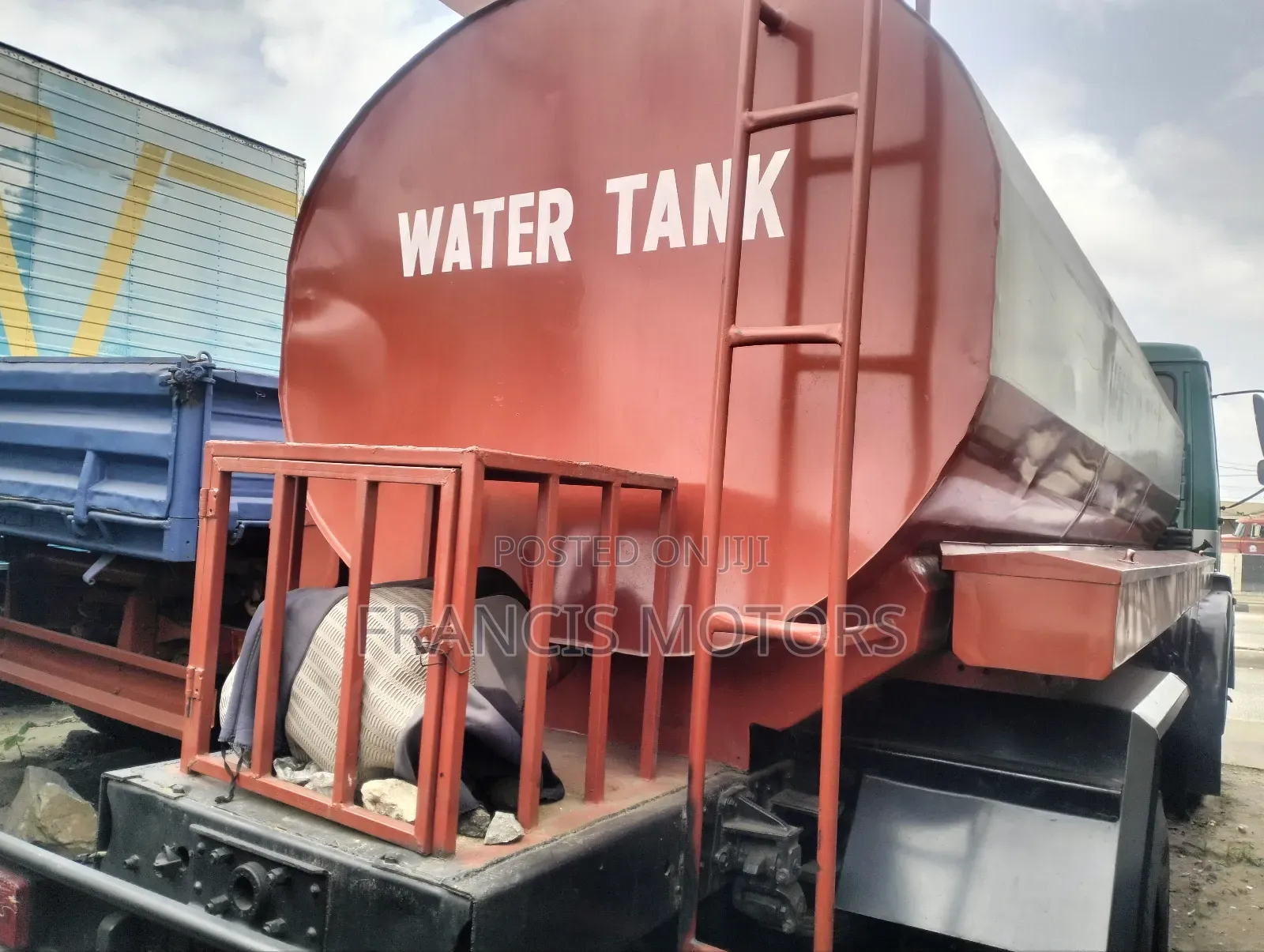 Mercedes Benz Water Tanker