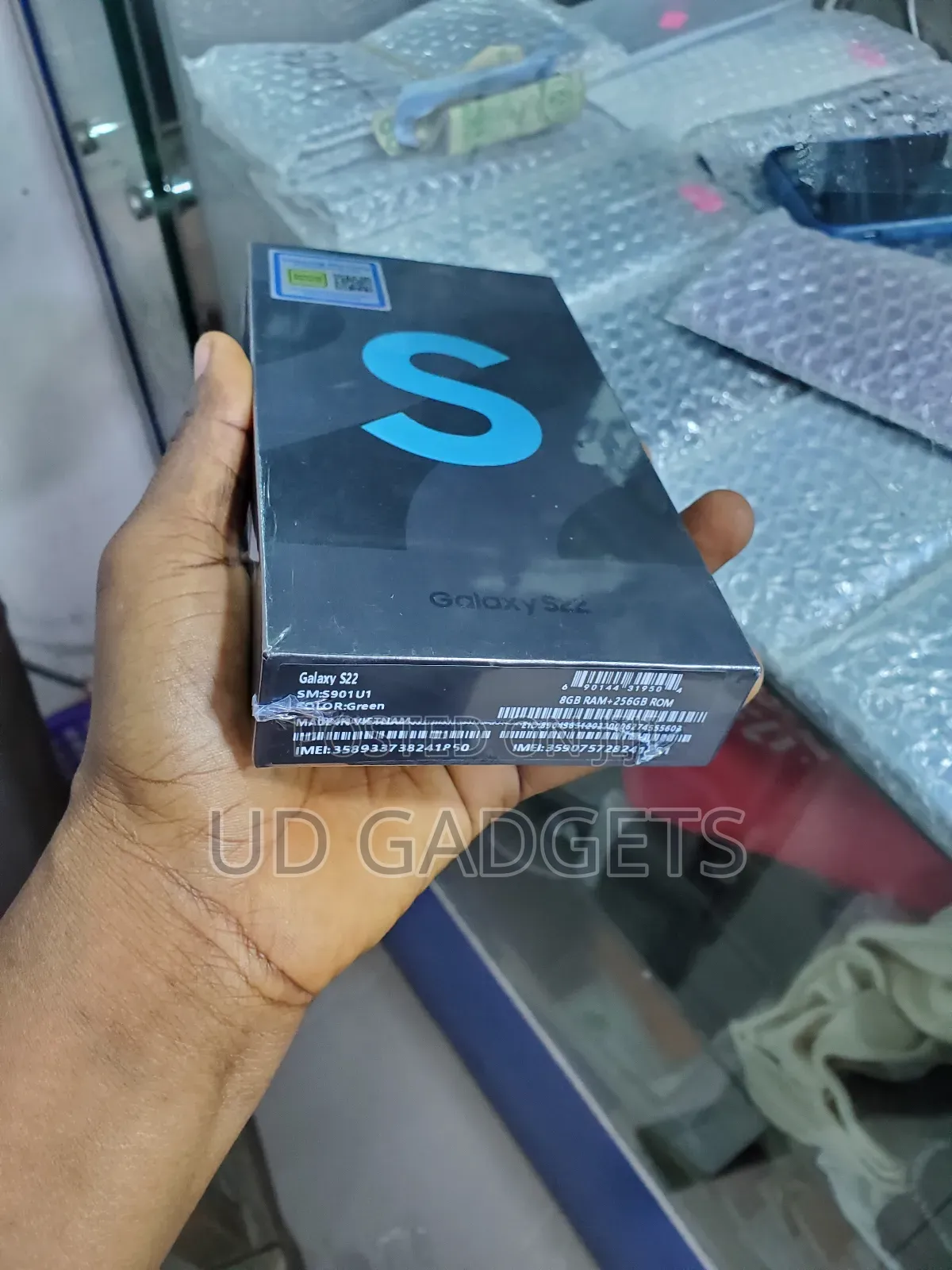 New Samsung Galaxy S22 5G 256 GB Green