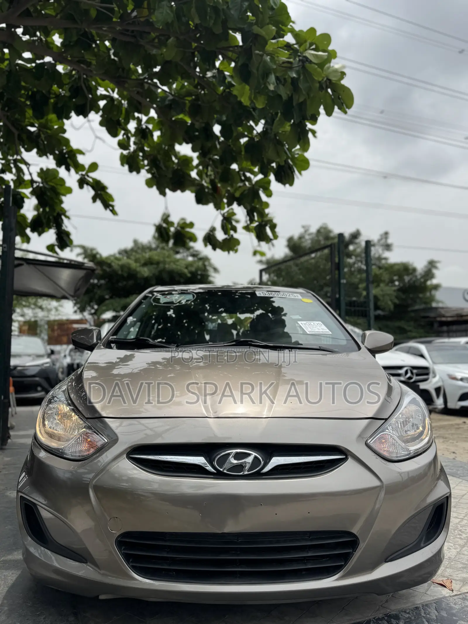 Hyundai Accent SE 2013 Brown