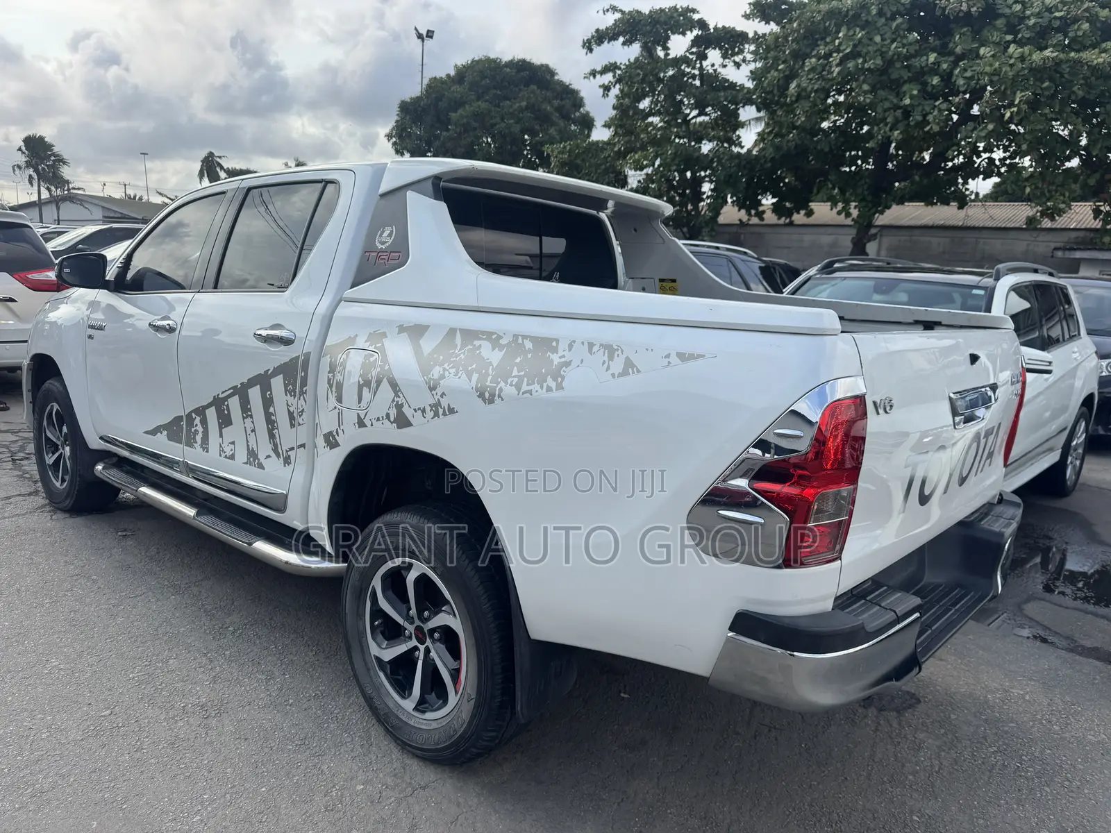 Toyota Hilux Rugged 4x4 2018 White