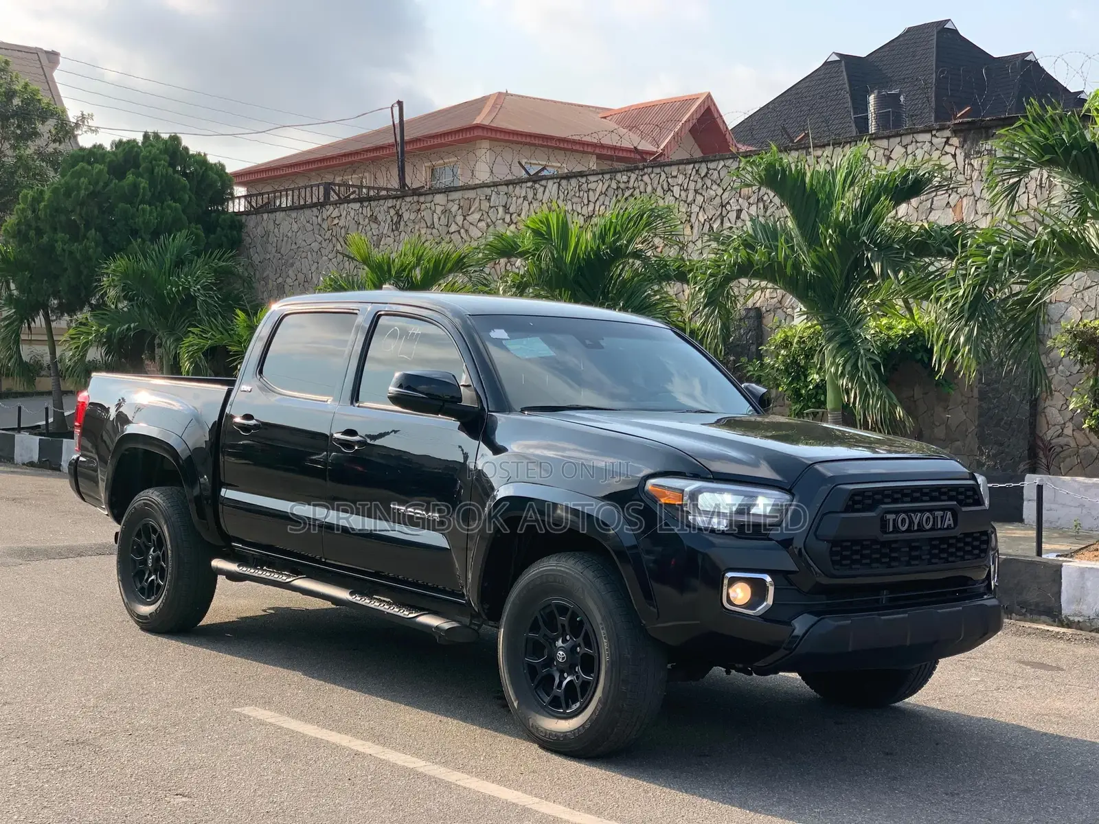 Toyota Tacoma SR5 2022 Black