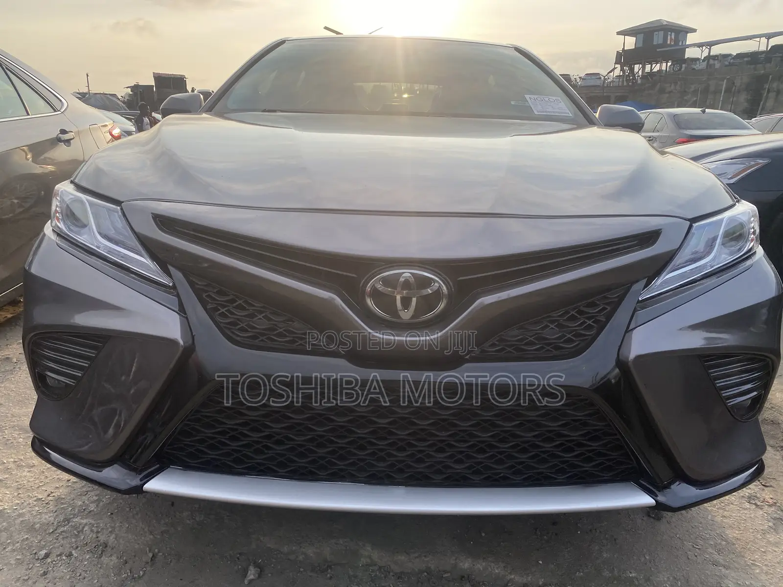 Toyota Camry XLE FWD 2020 Gray