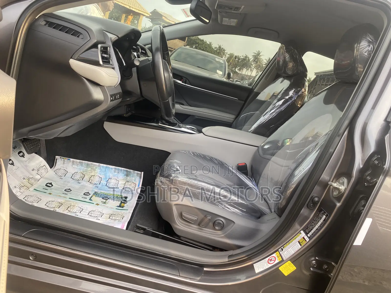 Toyota Camry XLE FWD 2020 Gray