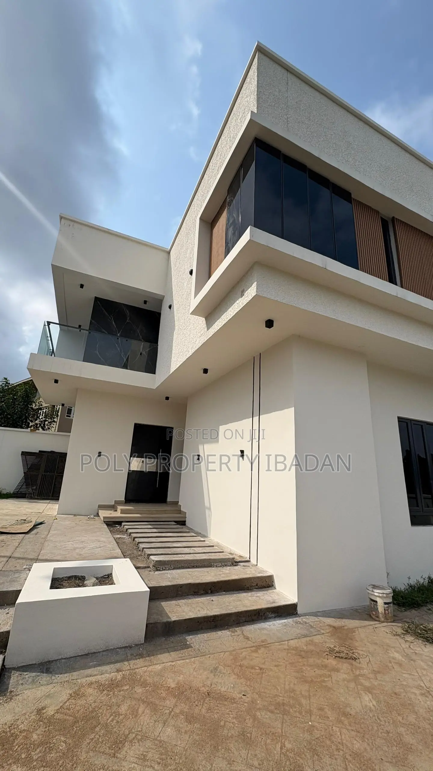 4bdrm Duplex in Kolapo Ishola Gra, Ibadan for sale