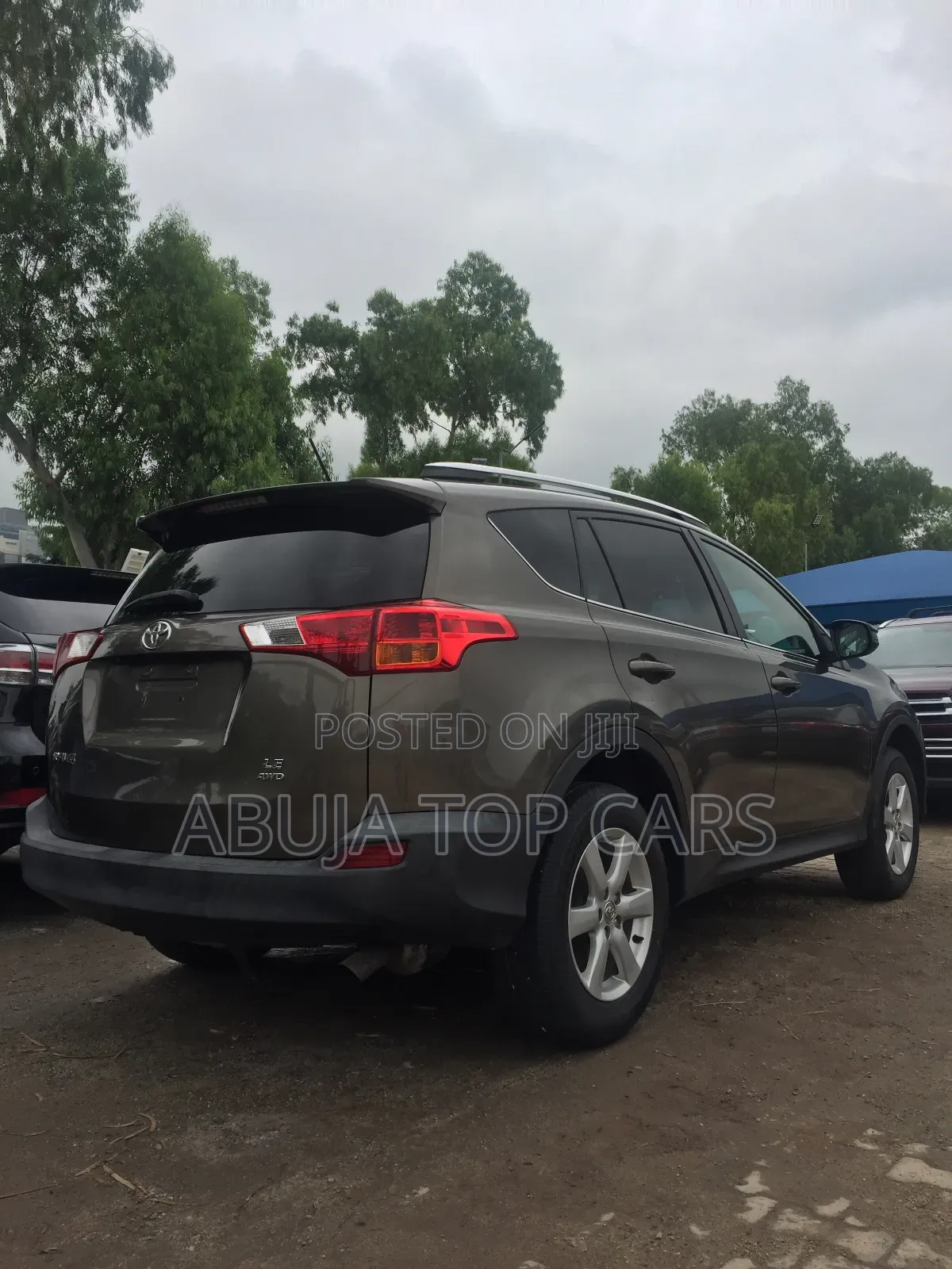 Toyota RAV4 LE FWD (2.5L 4cyl 6A) 2013 Gold