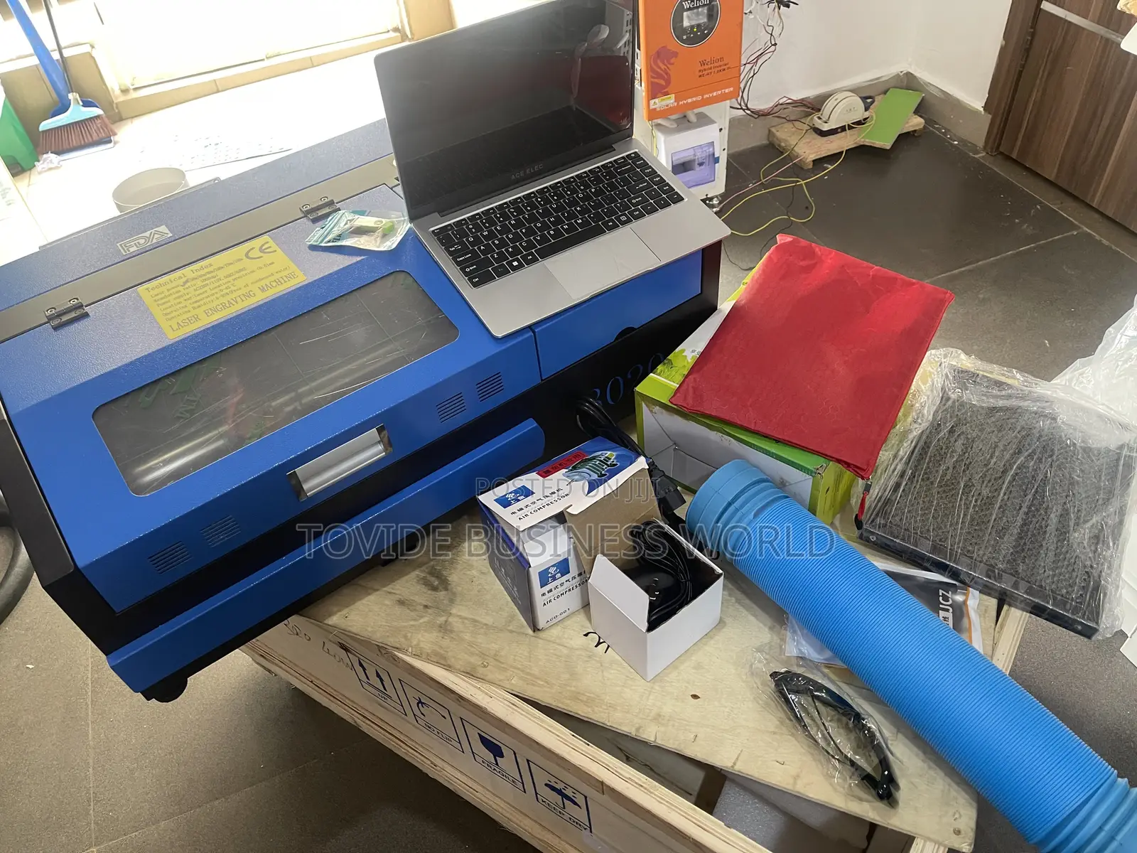 40w Co2 Laser Cutter & Engraver 300mm × 200mm Work Area + Free Laptop