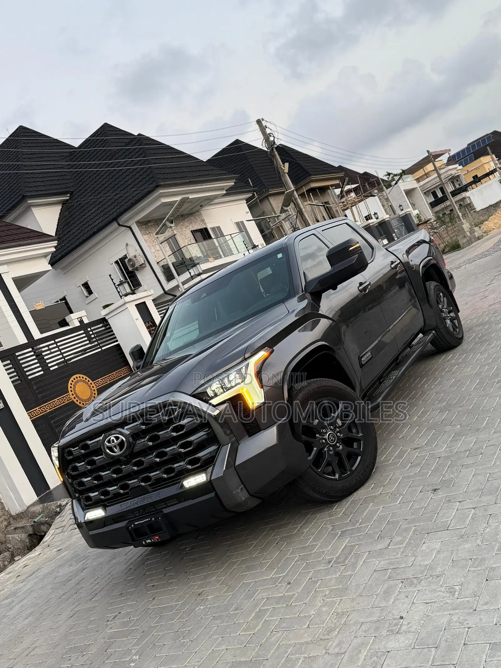 Toyota Tundra Platinum CrewMax 6.5' Bed 2023 Gray