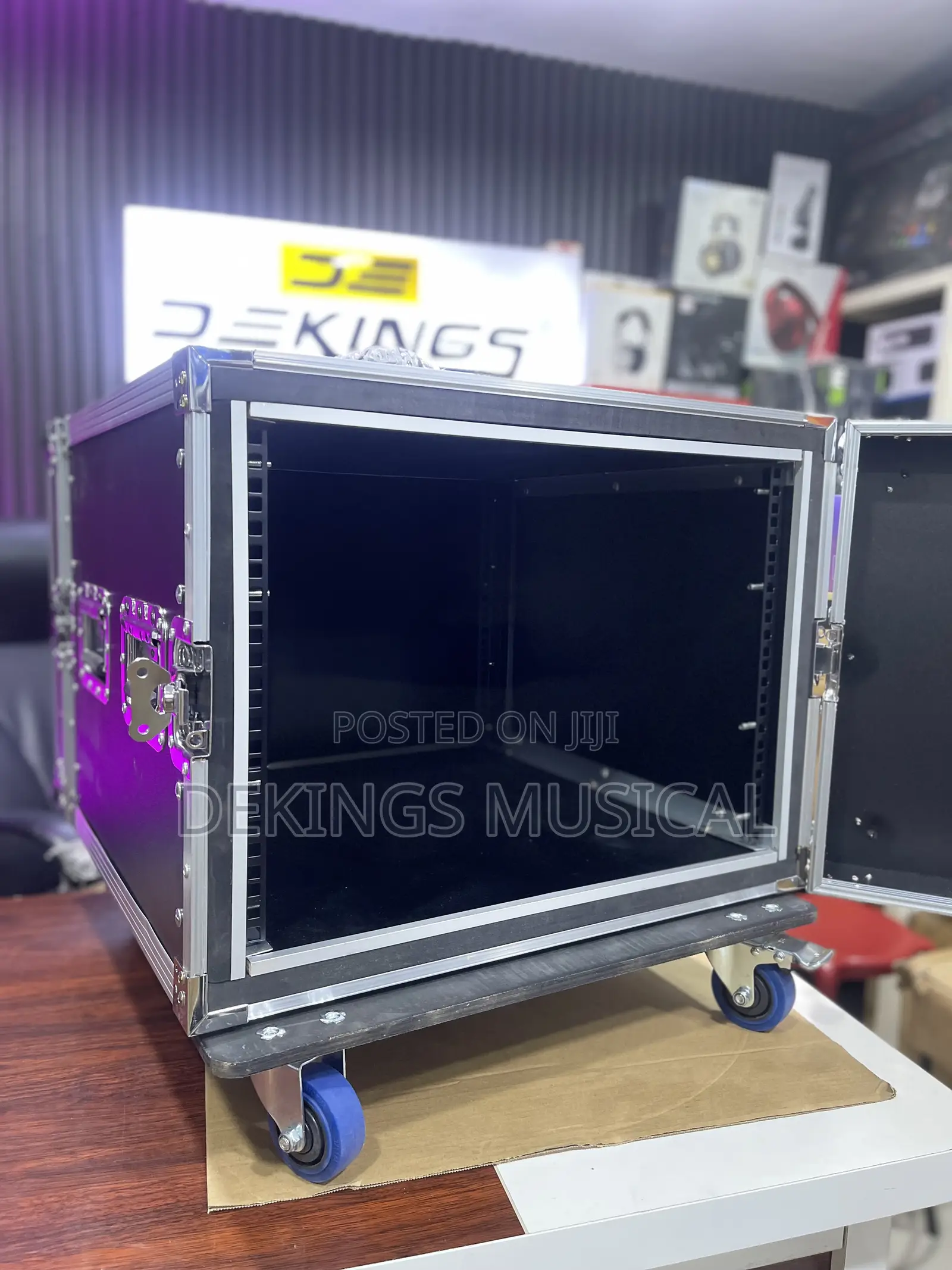 Strong 8u Closed-Back Amp Rack Case