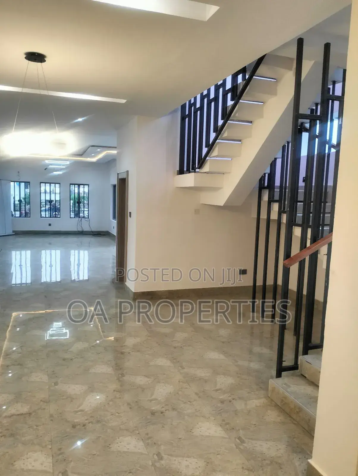 4bdrm Duplex in Carlton Gate Estate for sale
