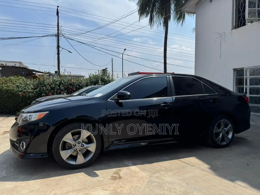 Toyota Camry SE V6 4dr Sedan (3.5L 6cyl 6A) 2012 Matt Black