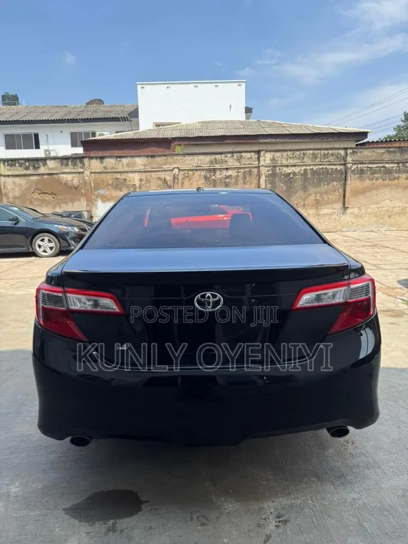 Toyota Camry SE V6 4dr Sedan (3.5L 6cyl 6A) 2012 Matt Black