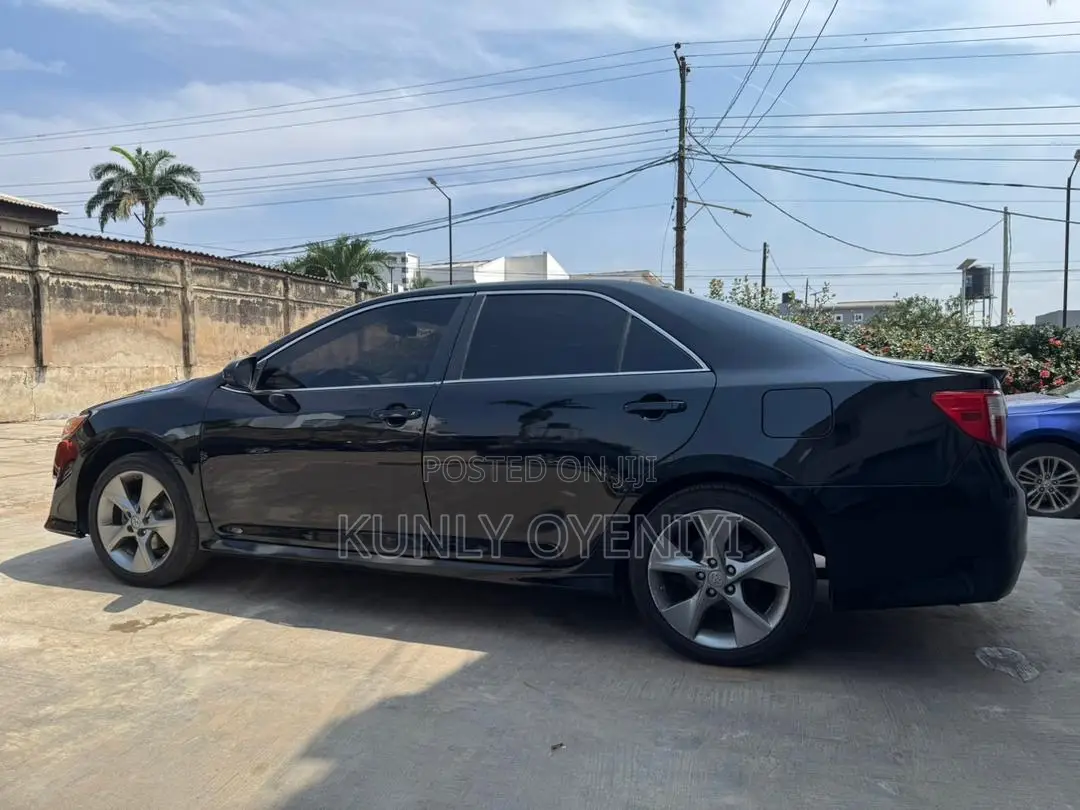 Toyota Camry SE V6 4dr Sedan (3.5L 6cyl 6A) 2012 Matt Black