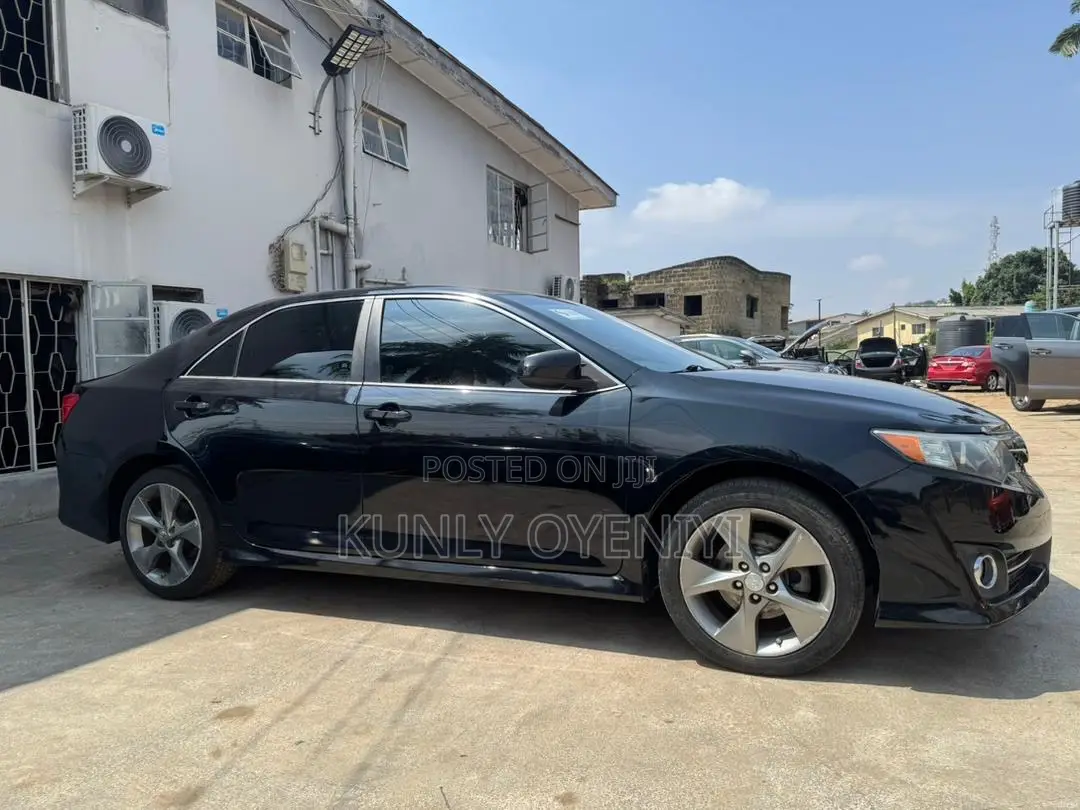 Toyota Camry SE V6 4dr Sedan (3.5L 6cyl 6A) 2012 Matt Black