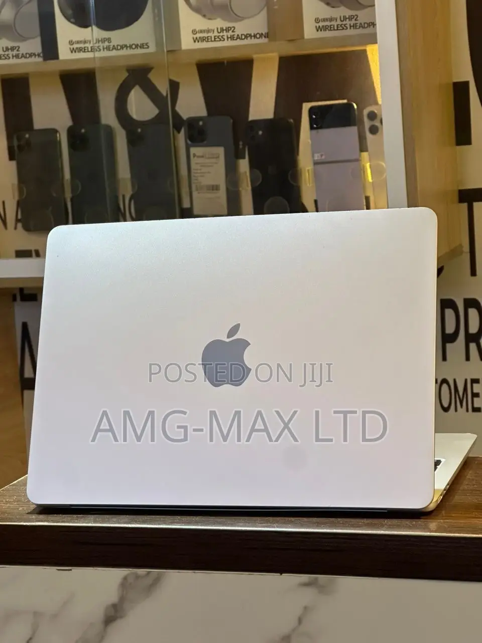 New Laptop Apple MacBook Air 2024 M3 13-inch 8GB Apple M3 SSD 256GB