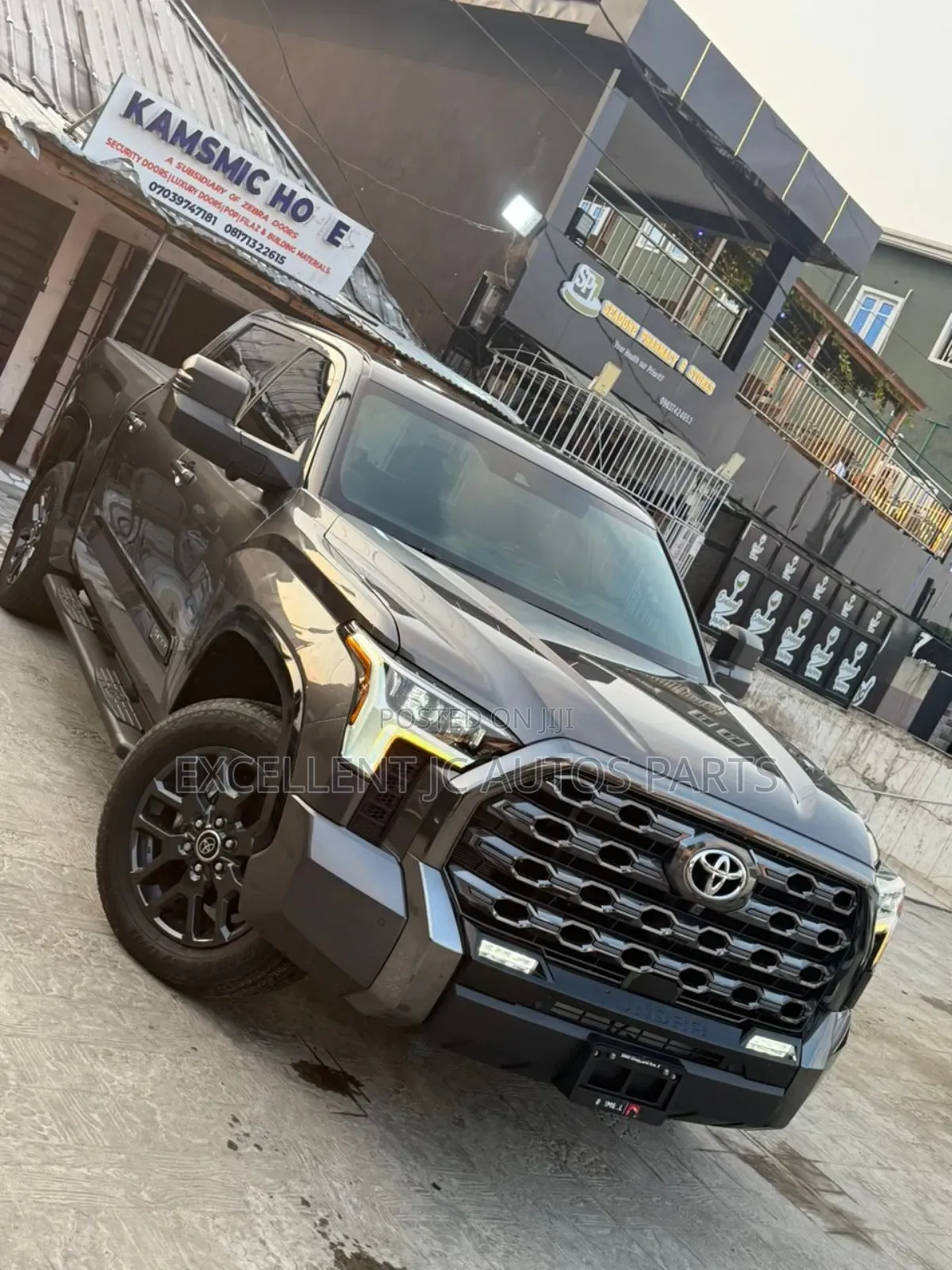 New Toyota Tundra Platinum CrewMax 6.5' Bed 2023 Gray