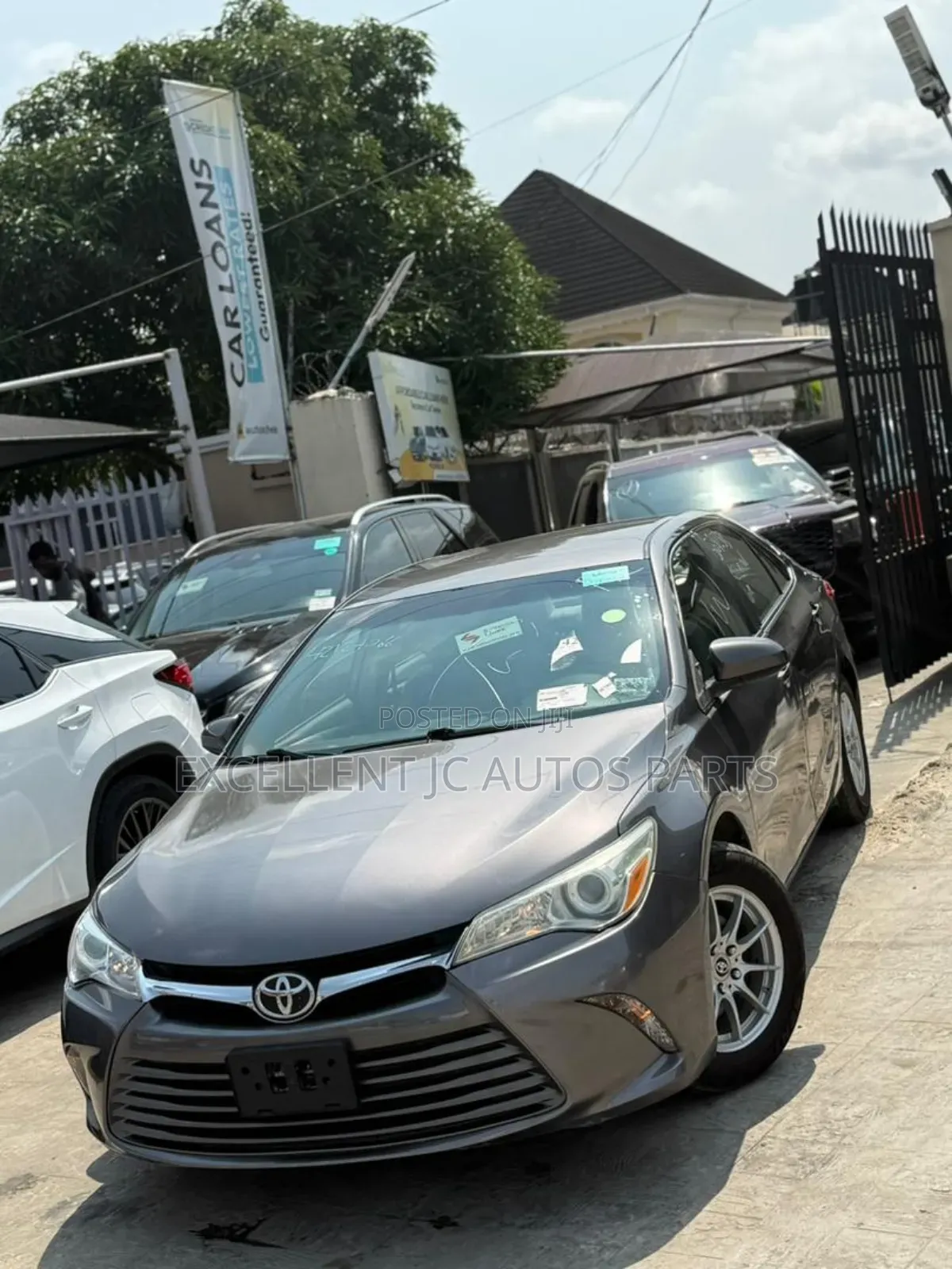 Toyota Camry LE 4dr Sedan (2.5L 4cyl 6A) 2016 Gray