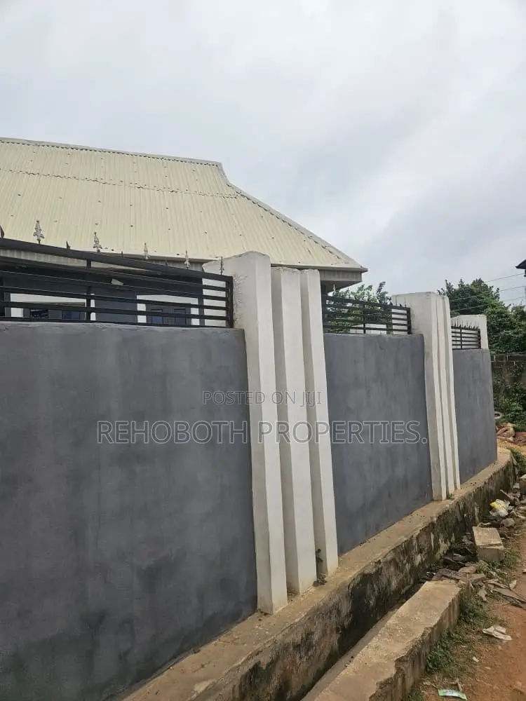 4bdrm Bungalow in Bola Elebu, Ibadan for sale