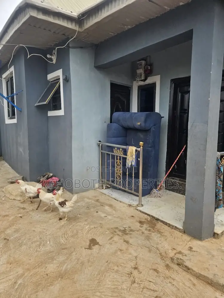 4bdrm Bungalow in Bola Elebu, Ibadan for sale