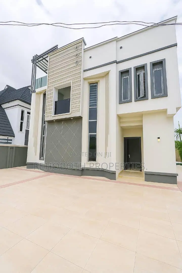 4bdrm Duplex in Adeoje Estate, Ibadan for sale