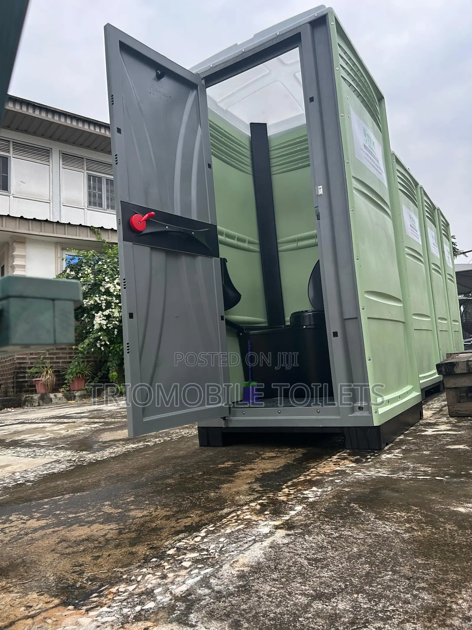 Executive Mobile Toilets for Rent in Lagos