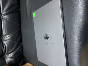 Laptop Apple MacBook Pro 2021 M1 16GB Apple M1 Pro SSD 512GB