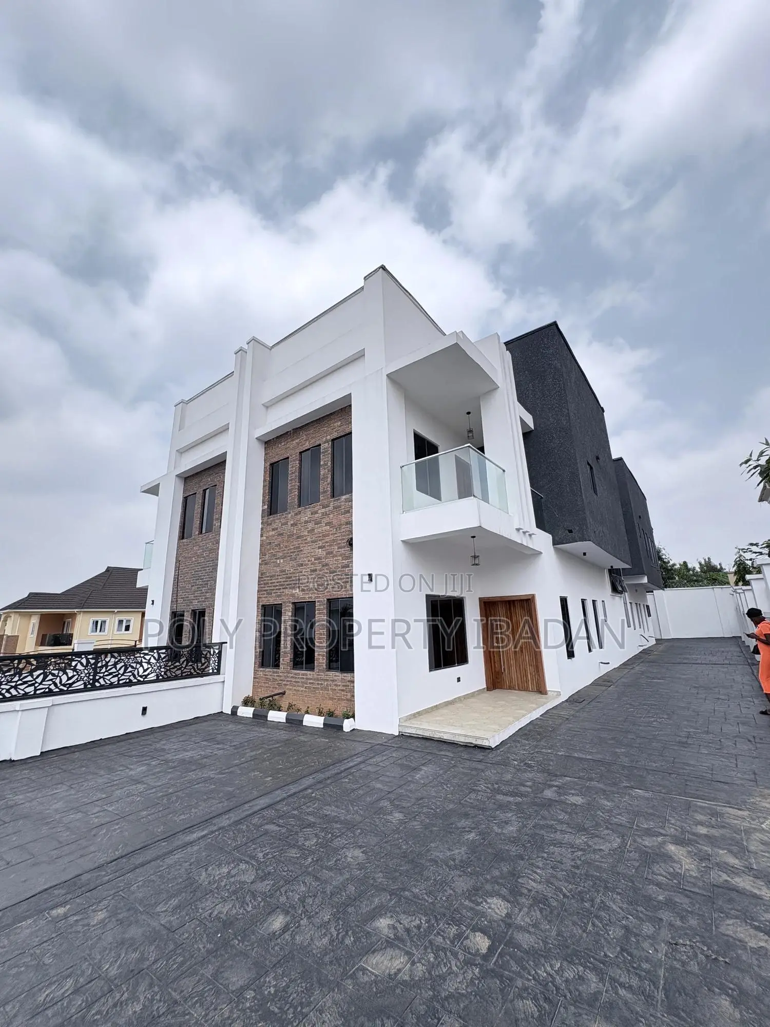 4bdrm Duplex in Legacy Estate,, Ibadan for sale